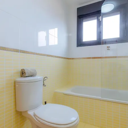 Semesterbostad Alinico House