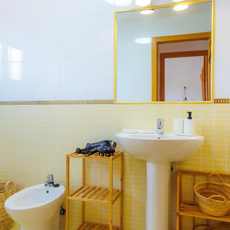 Alinico House Semesterbostad *
